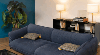 Lire la suite à propos de l’article Aménager un Petit Salon : 7 Astuces Intelligentes pour Optimiser l’Espace et le Style